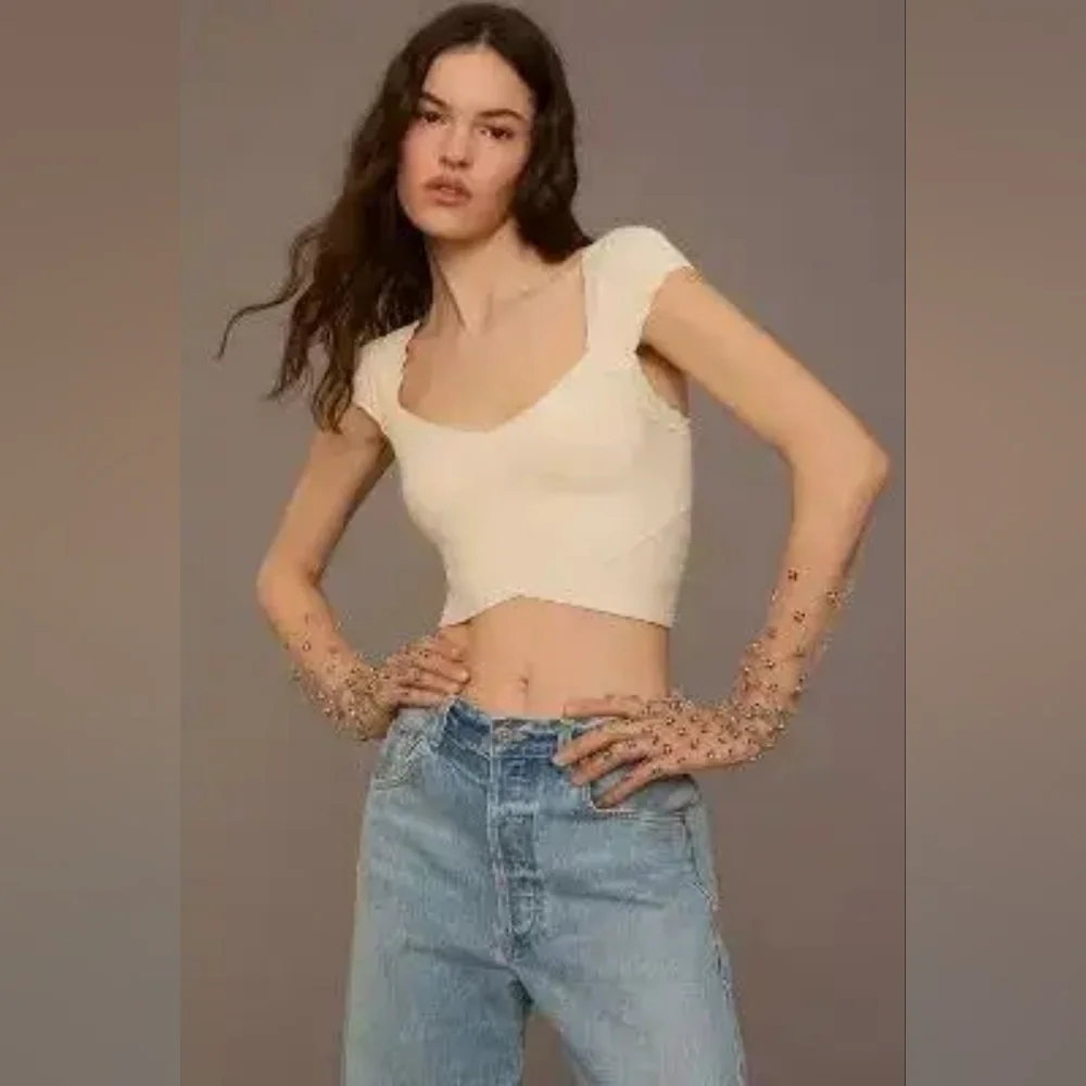 Anthropologie Cropped Sweater Tee Cream‎